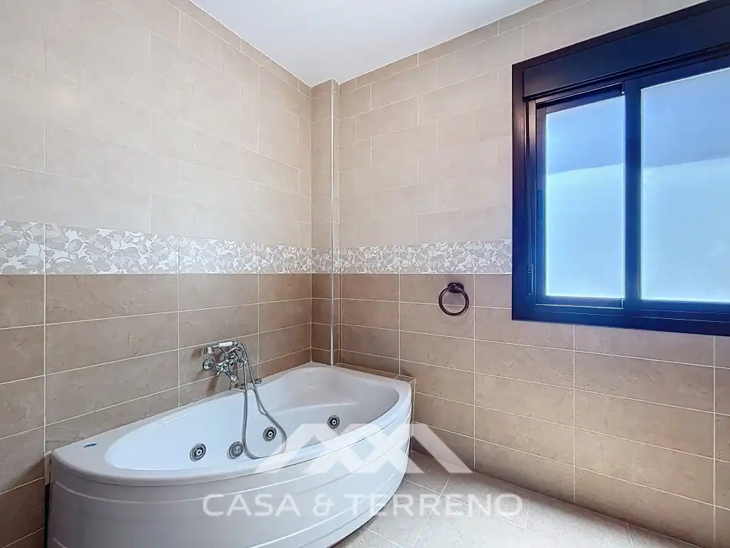 Baño de Casa adosada en venta en Salares con Terraza
