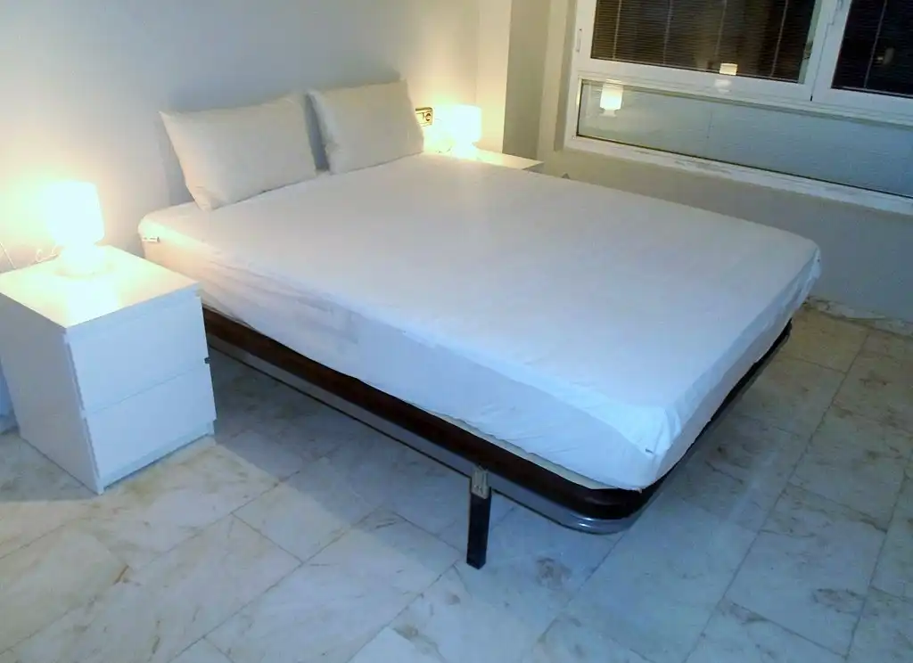 Habitación de Piso de alquiler en Valencia con Aire acondicionado, Calefacción y Amueblado