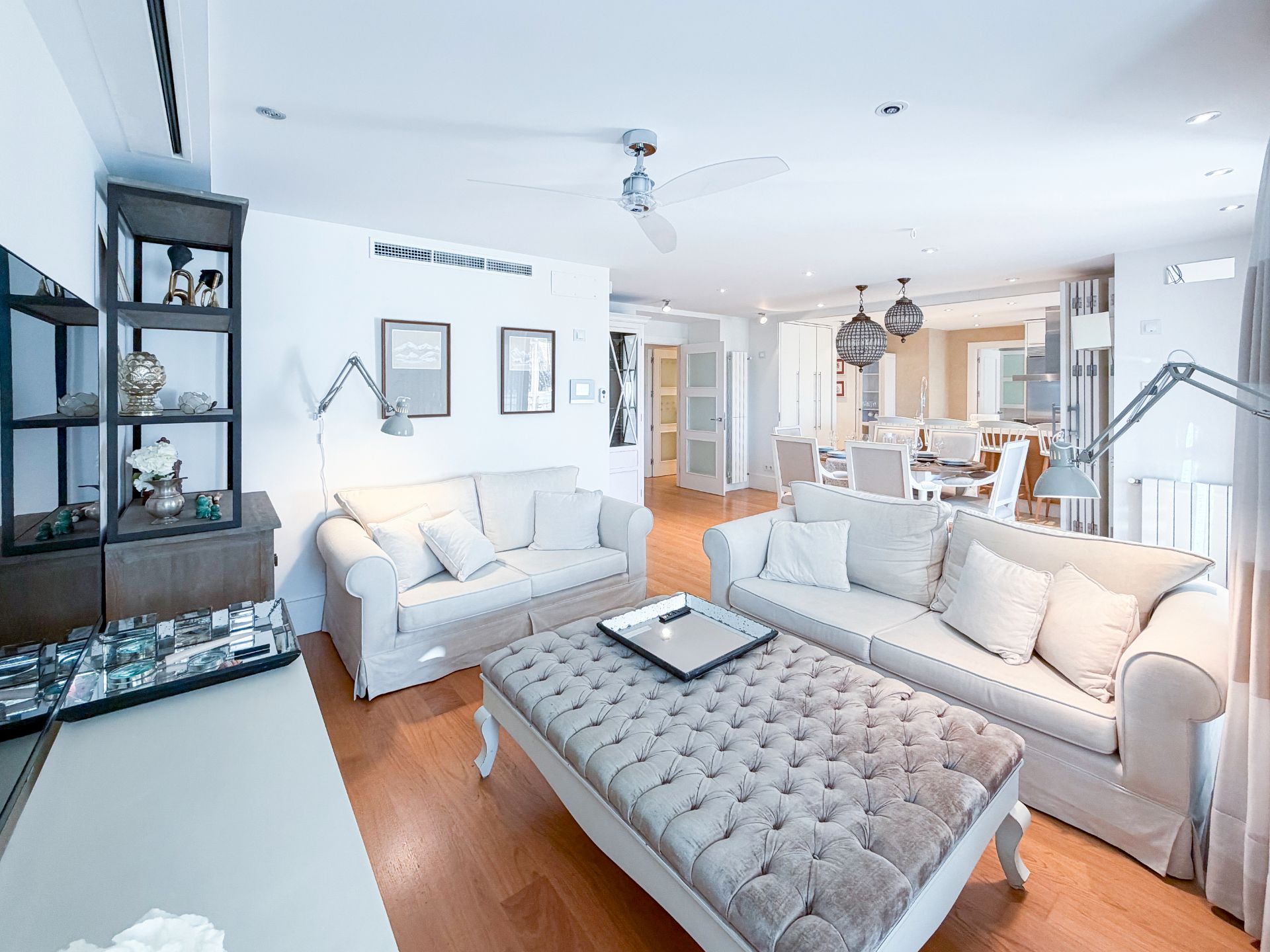 Sala d'estar de Pis de lloguer en  Granada Capital amb Aire condicionat, Calefacció i Parquet