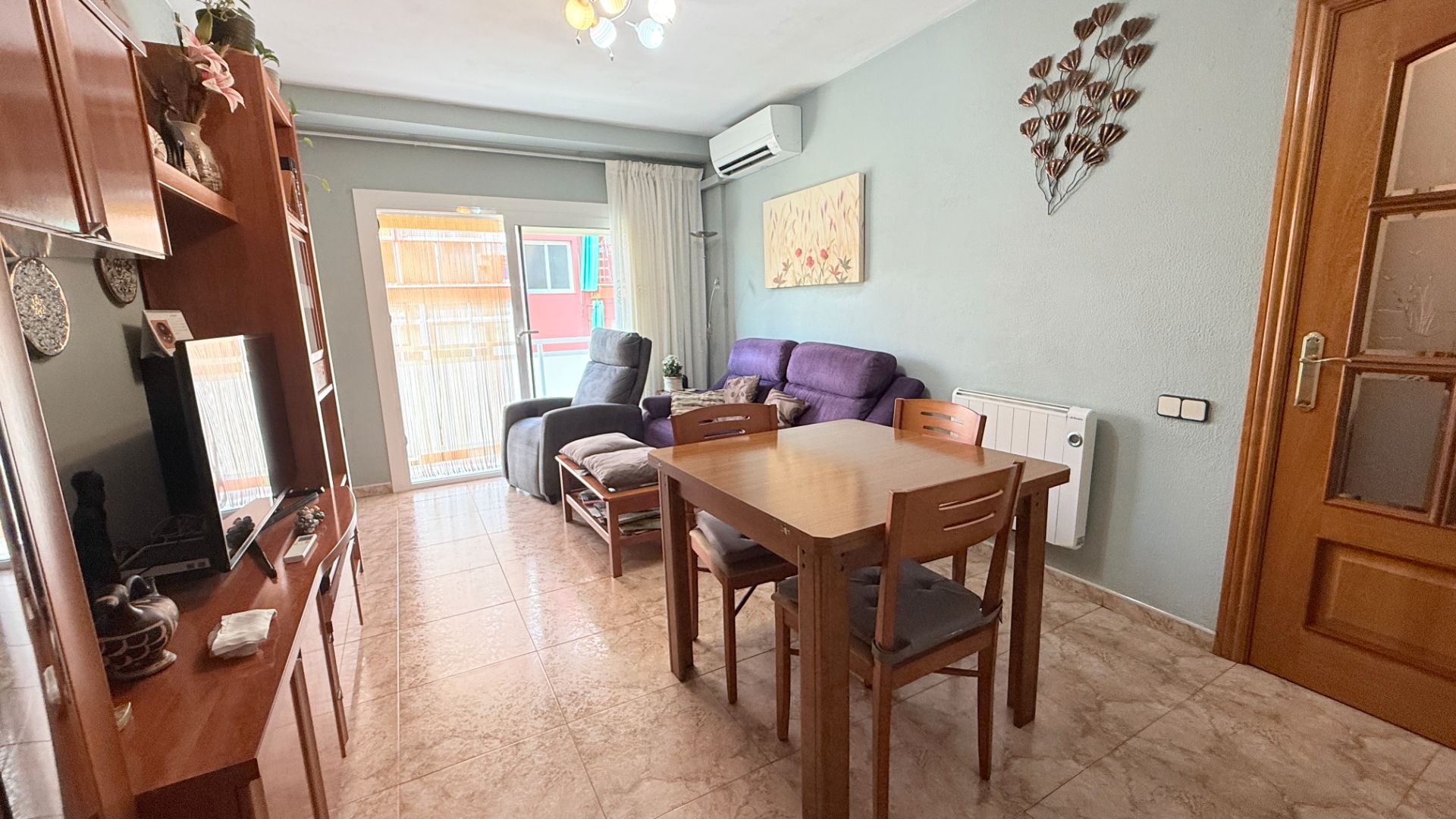Living room of Flat for sale in Cornellà de Llobregat  with Air Conditioner and Balcony