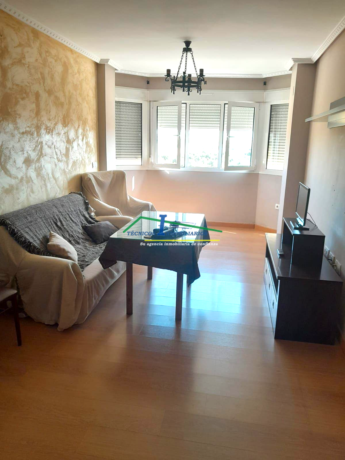 Sala d'estar de Apartament de lloguer en Mérida amb Calefacció i Moblat