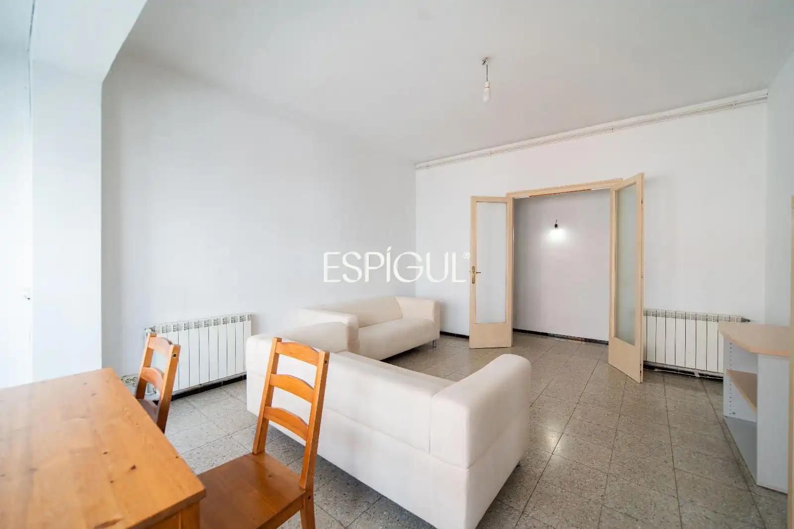 Sala de estar de Piso en venta en Girona con Calefacción, Terraza y Amueblado