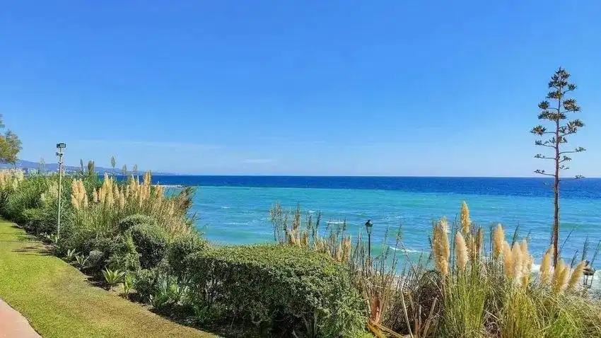 Exterior view of Flat for sale in Marbella  with Private garden, Terrace and Swimming Pool