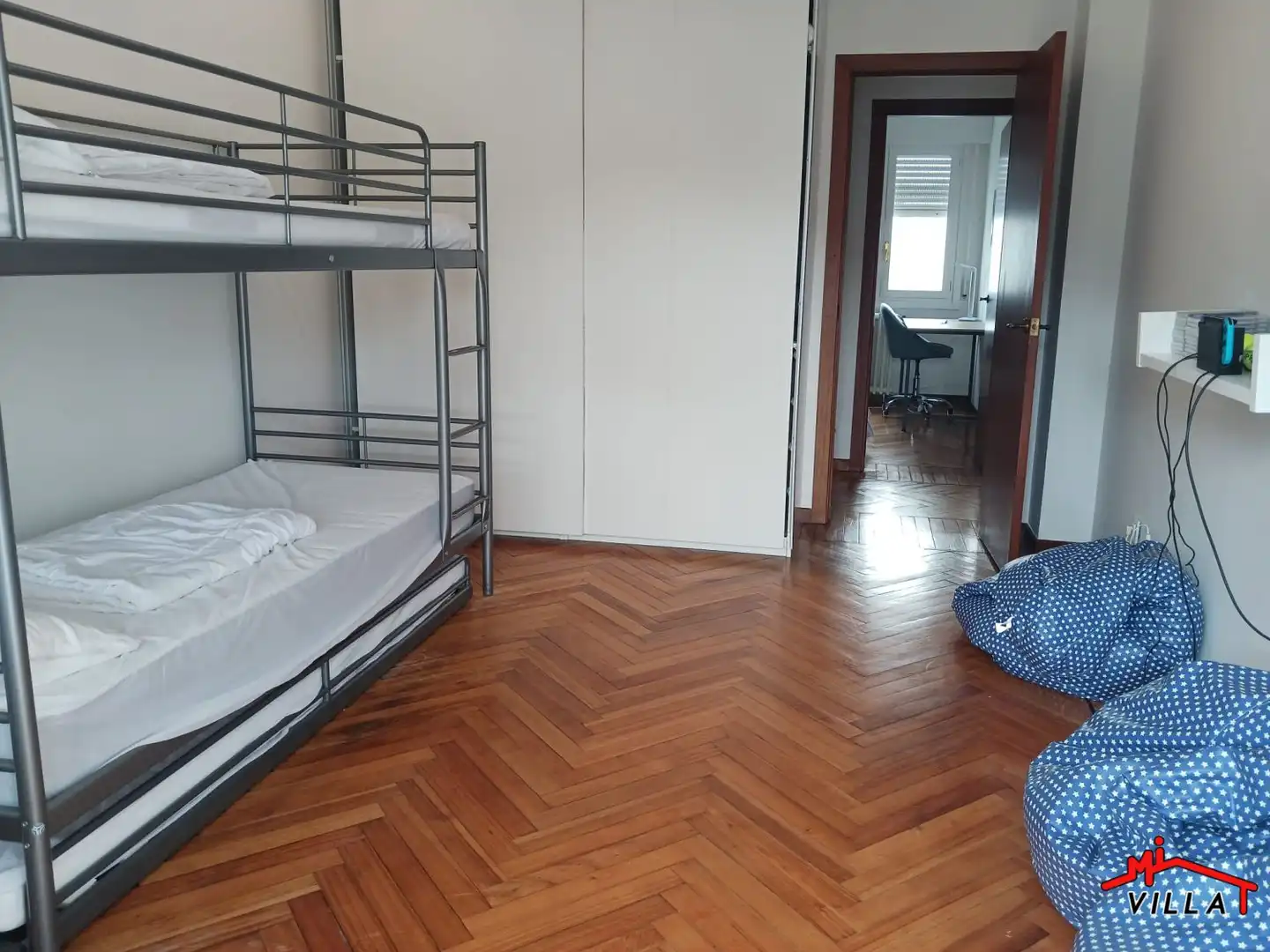 Dormitori de Pis de lloguer en Santoña amb Calefacció, Moblat i Balcó