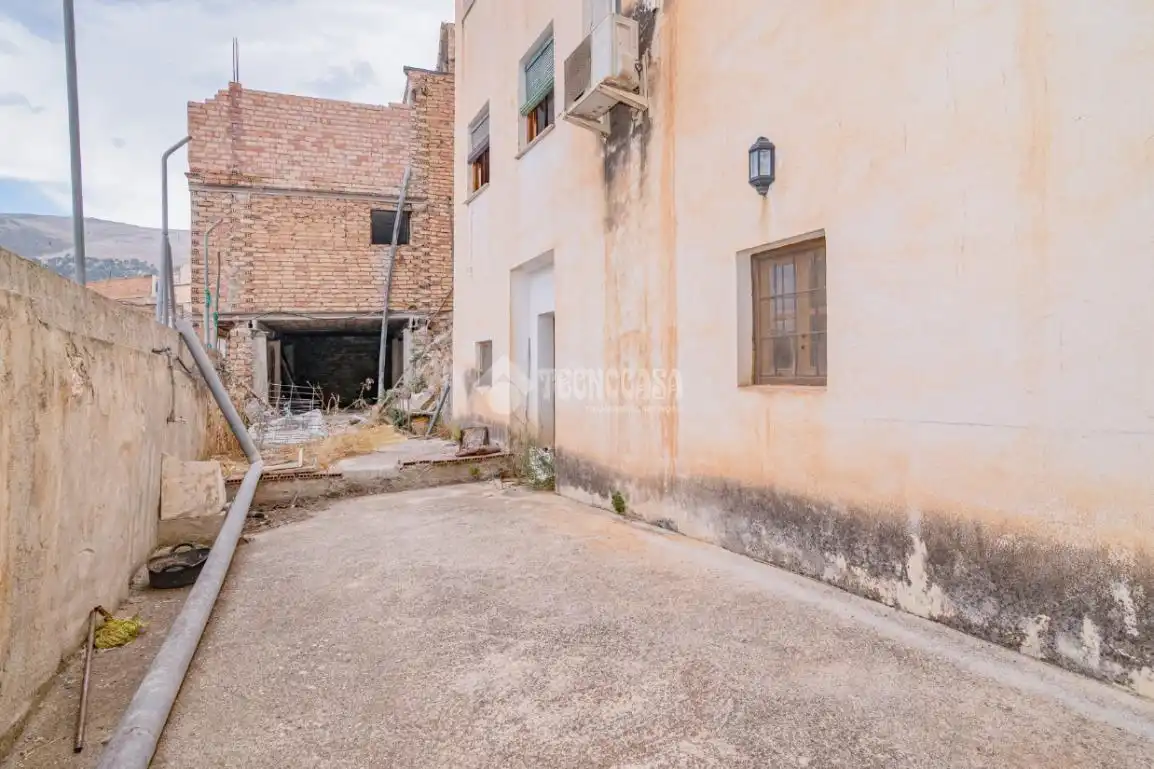 Casa adosada en venda en Loja amb Aire condicionat i Terrassa