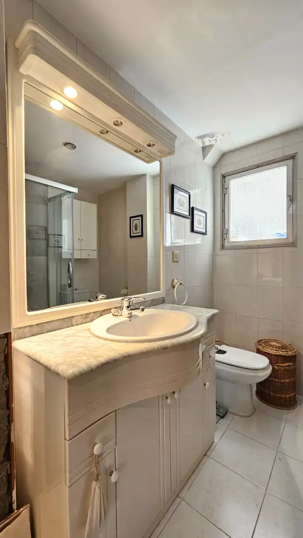 Bathroom of Flat for sale in Zaragoza  with Heating