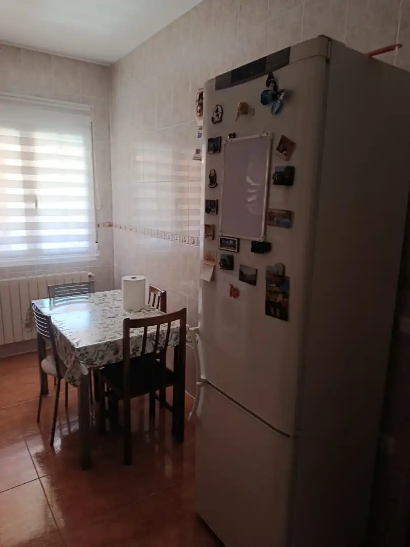 Cuina de Casa adosada en venda en Mota del Cuervo amb Calefacció, Terrassa i Moblat