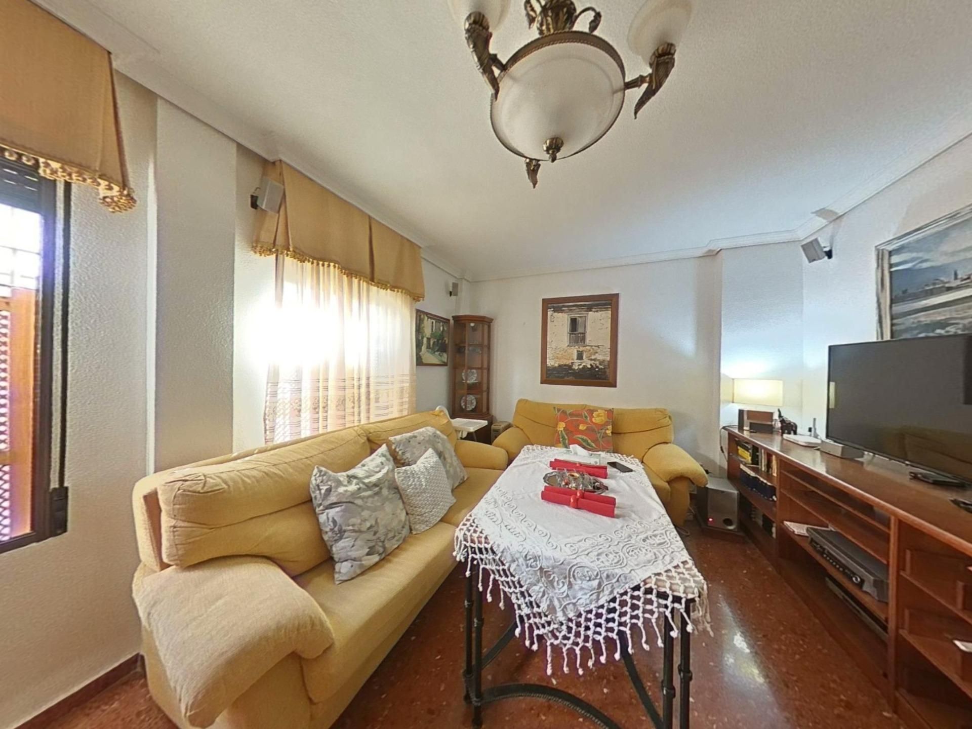 Sala d'estar de Casa o xalet en venda en  Córdoba Capital amb Aire condicionat, Traster i Balcó