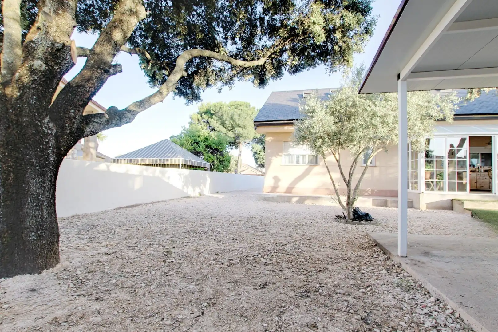 Vista exterior de Casa o xalet en venda en Nuevo Baztán amb Aire condicionat, Calefacció i Jardí privat