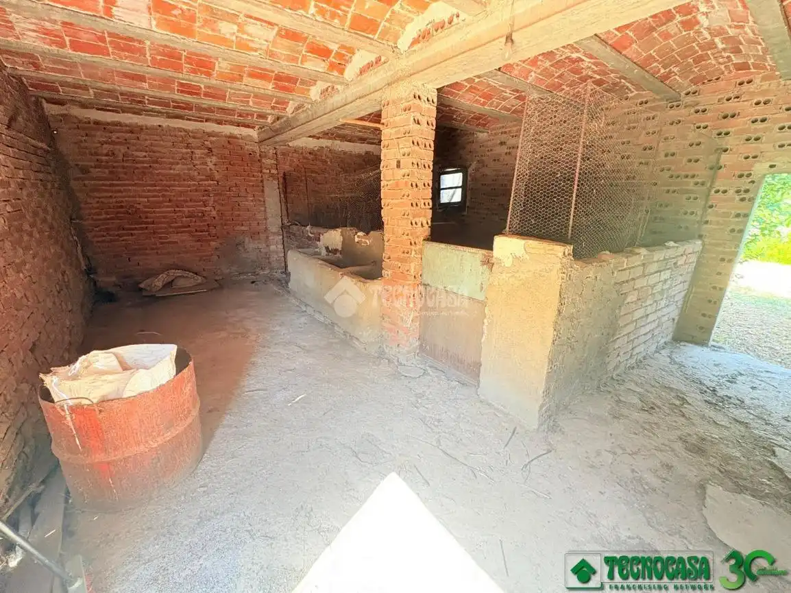 Casa adosada en venda en Mombeltrán