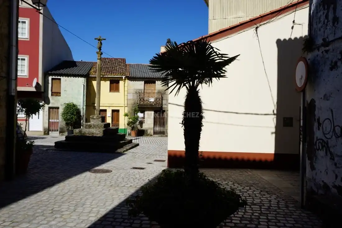 Außenansicht von Einfamilien-Reihenhaus zum Verkauf in Rianxo
