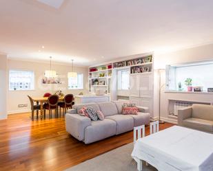 Living room of Apartment for sale in  Barcelona Capital  with Air Conditioner, Heating and Parquet flooring