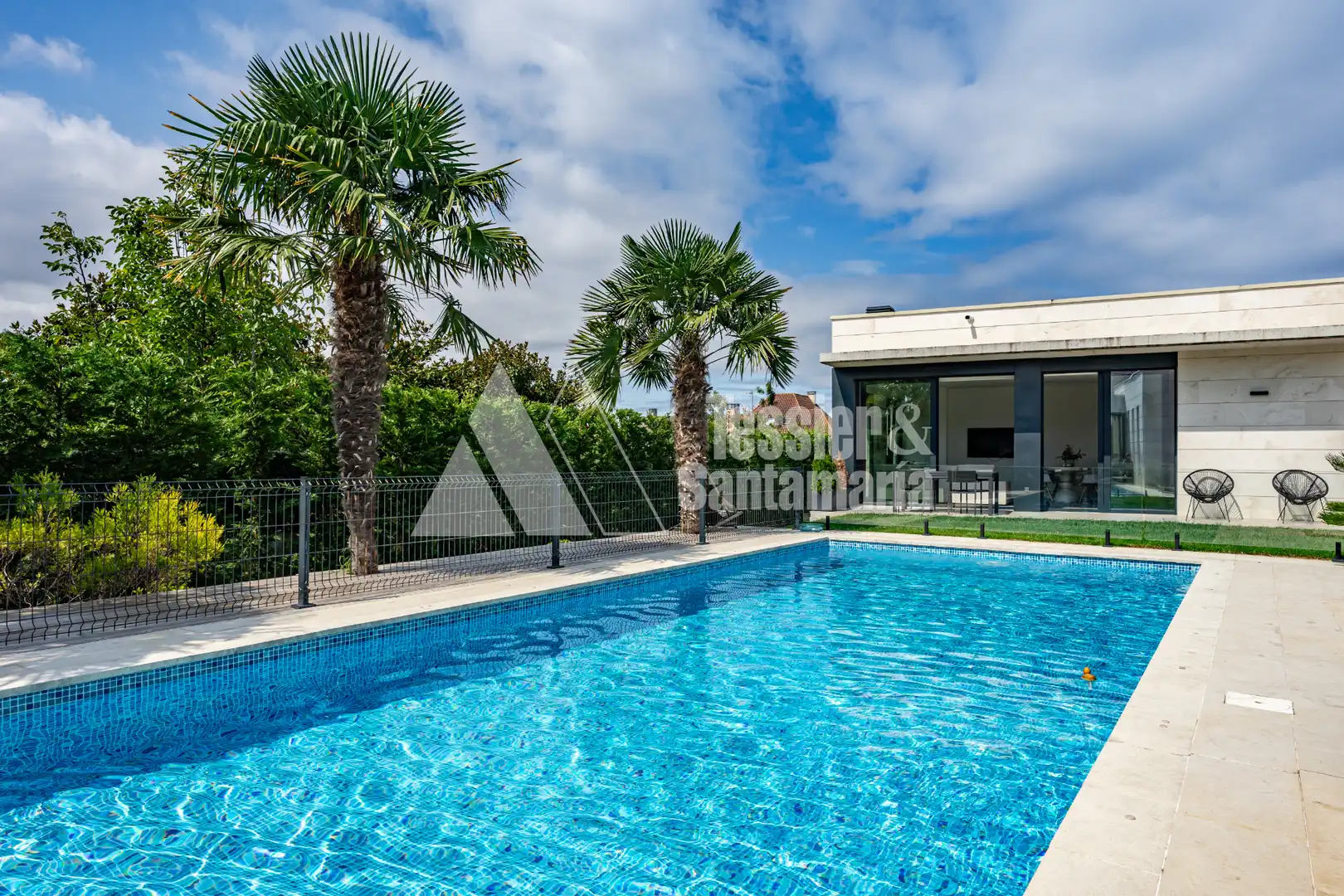 Piscina de Casa o chalet en venta en Gijón  con Calefacción, Jardín privado y Terraza