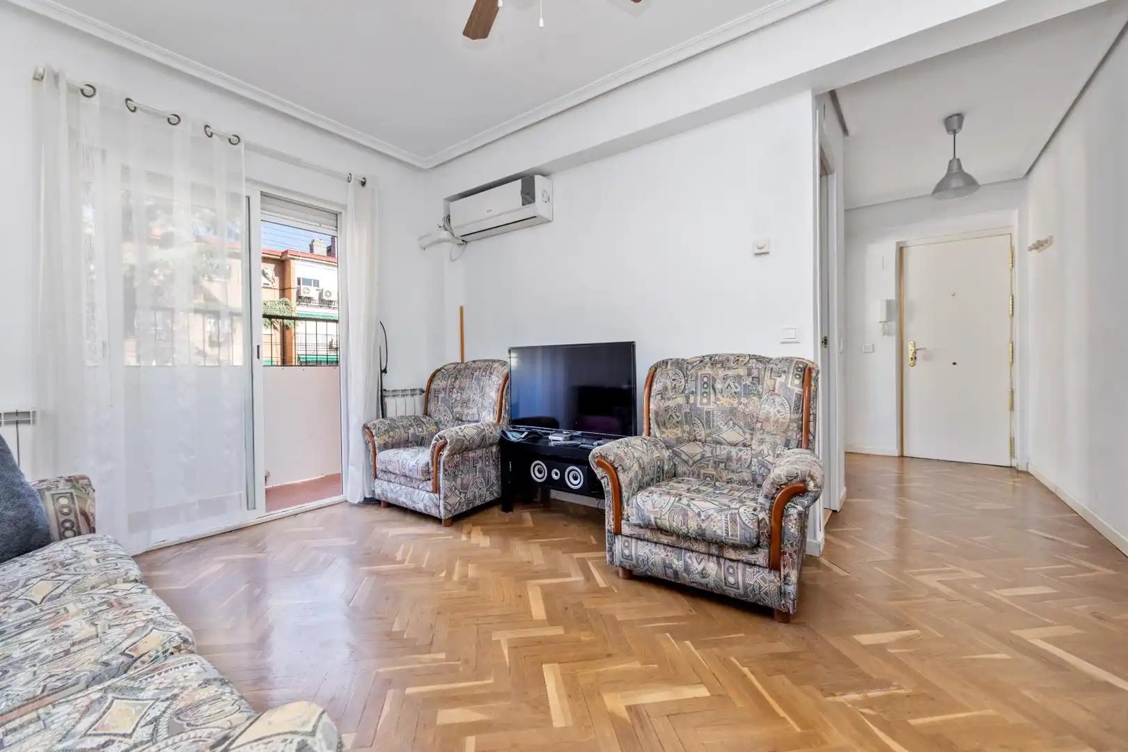 Sala d'estar de Pis en venda en Madrid amb Aire condicionat, Calefacció i Parquet