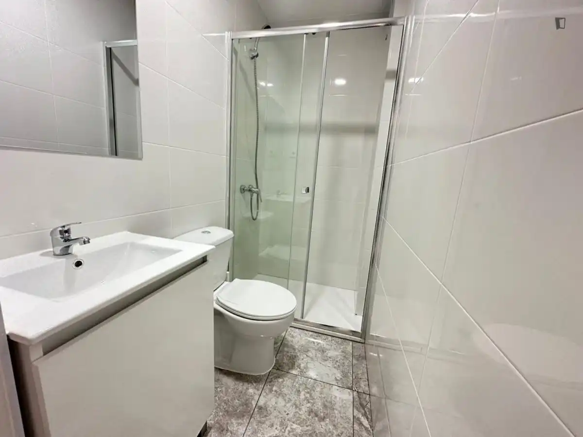 Room in Los Rosales