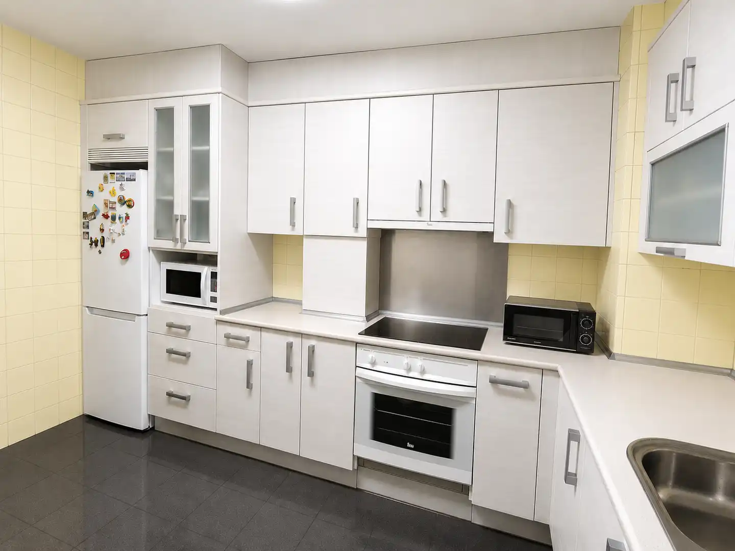 Cocina de Piso en venta en Zaragoza con Calefacción, Amueblado y Horno