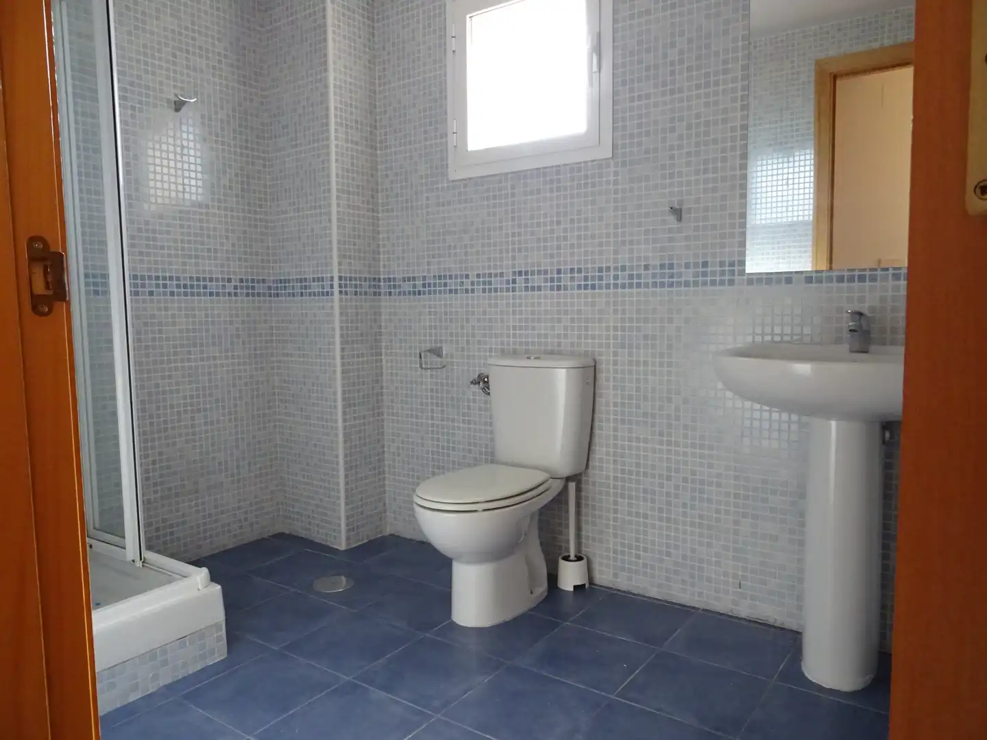 Baño de Piso en venta en Illescas con Aire acondicionado, Calefacción y Jardín privado