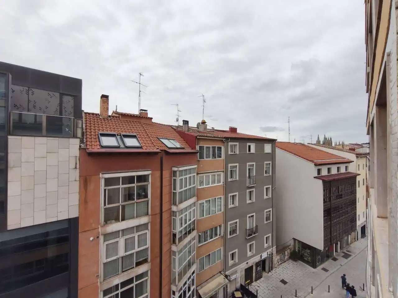 Vista exterior de Pis en venda en Burgos amb Calefacció, Terrassa i Alarma
