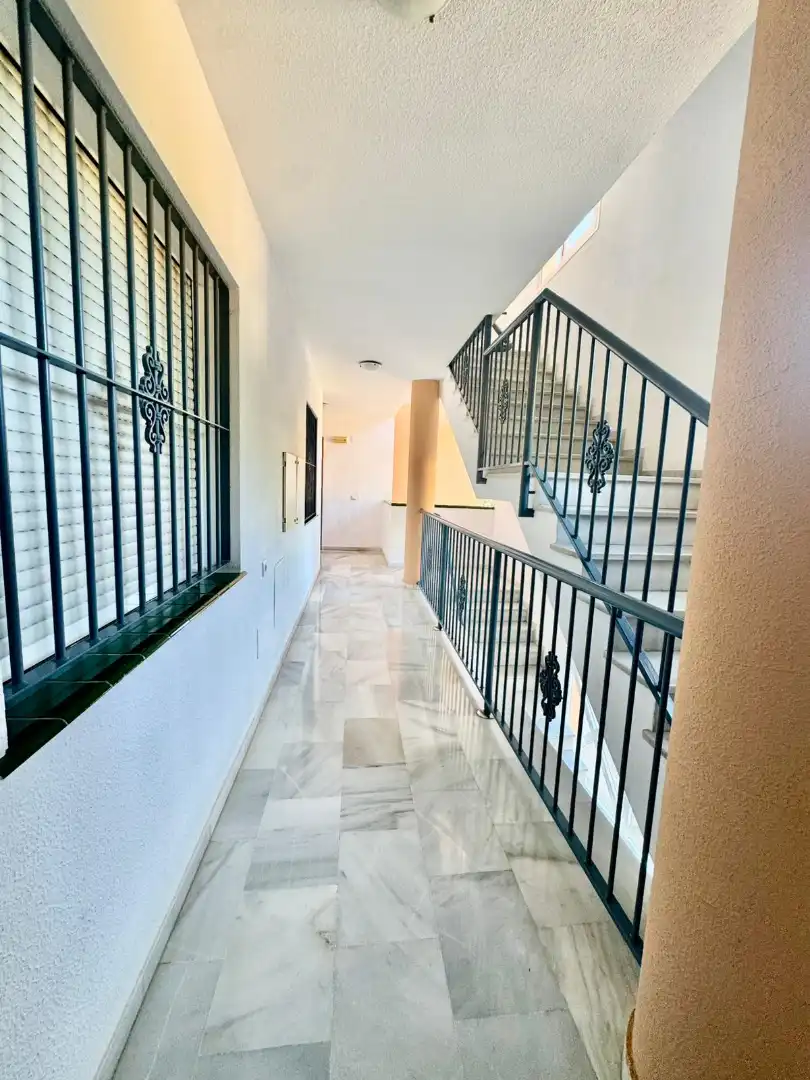Piso en venta en Fuengirola con Aire acondicionado, Terraza y Piscina comunitaria
