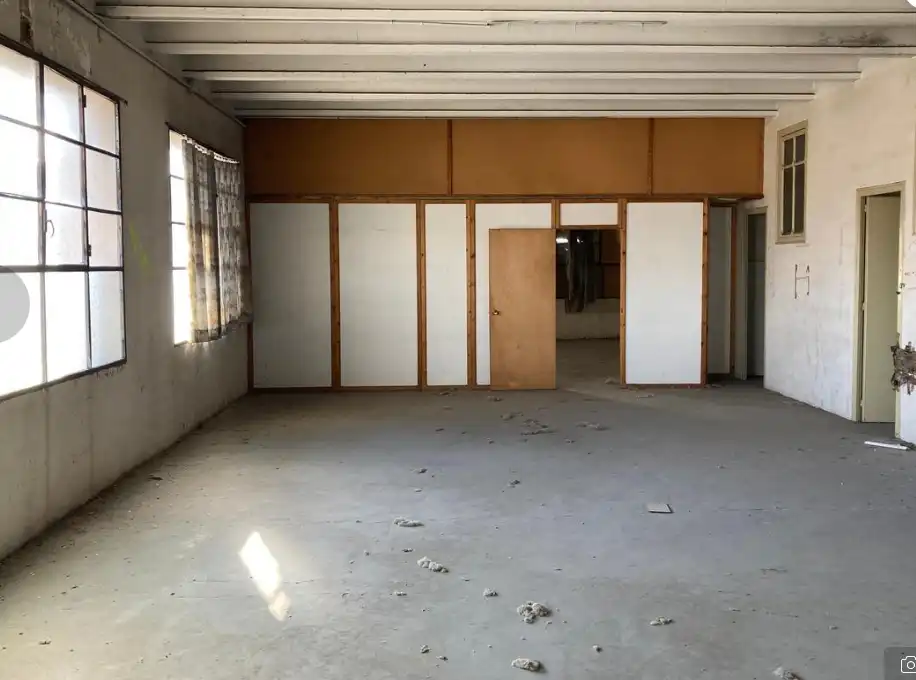 Fabrikhallen zum Verkauf in Olot