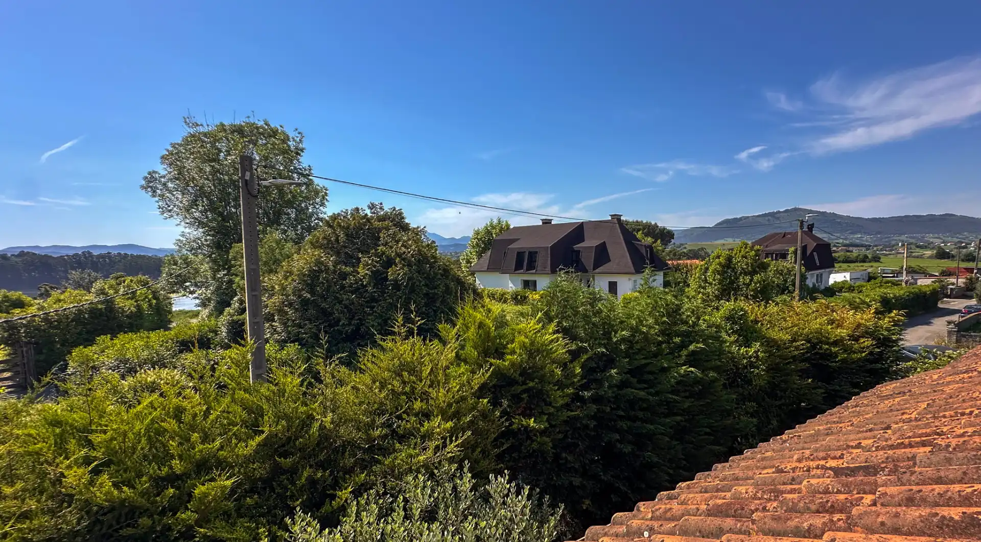 Vista exterior de Casa o xalet en venda en Marina de Cudeyo amb Calefacció, Jardí privat i Terrassa