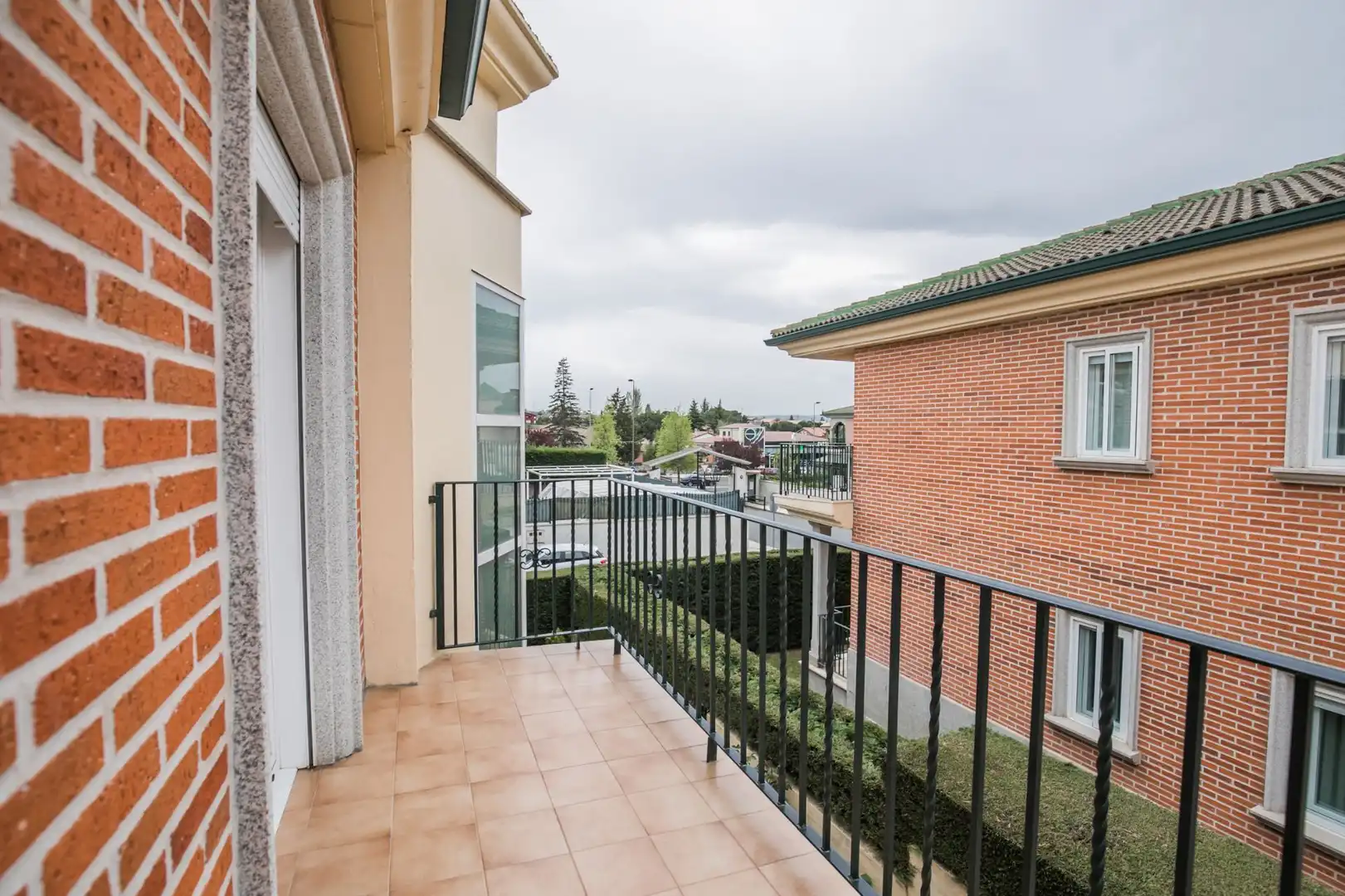 Terrassa de Casa o xalet en venda en Ávila amb Calefacció, Jardí privat i Terrassa