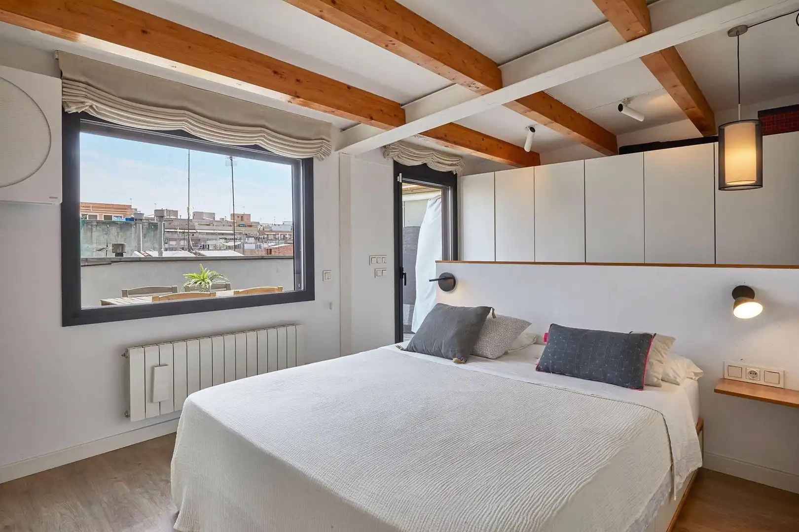 Dormitori de Casa o xalet en venda en Badalona amb Aire condicionat, Calefacció i Parquet