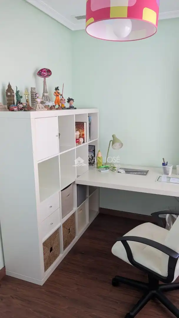 Habitación de Piso en venta en Novelda con Parquet y Amueblado