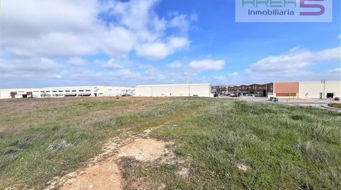 Foto 5 von Fabrik Grundstücke zum Verkauf in Calle Arquímedes, 7, Mejostilla, Cáceres Capital