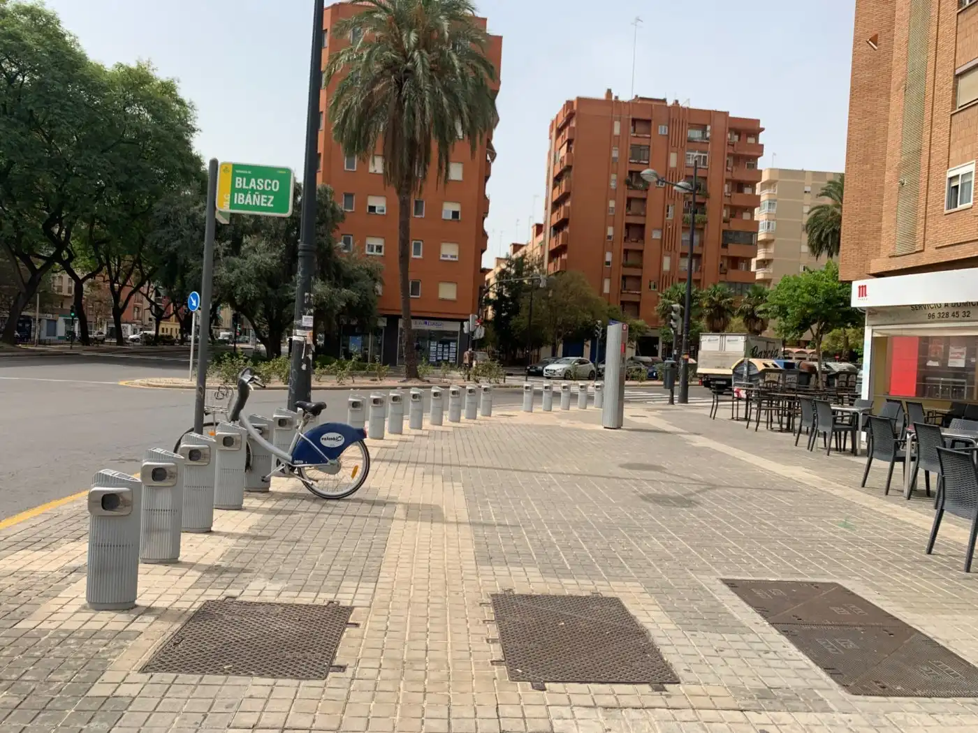 Vista exterior de Pis de lloguer en Valencia amb Jardí privat, Moblat i Balcó