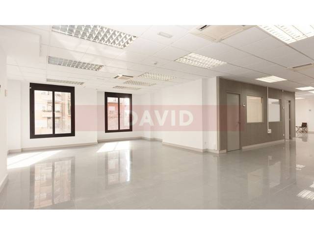 Oficina en Alquiler en Avenida Madrid en La Maternitat i Sant Ramon