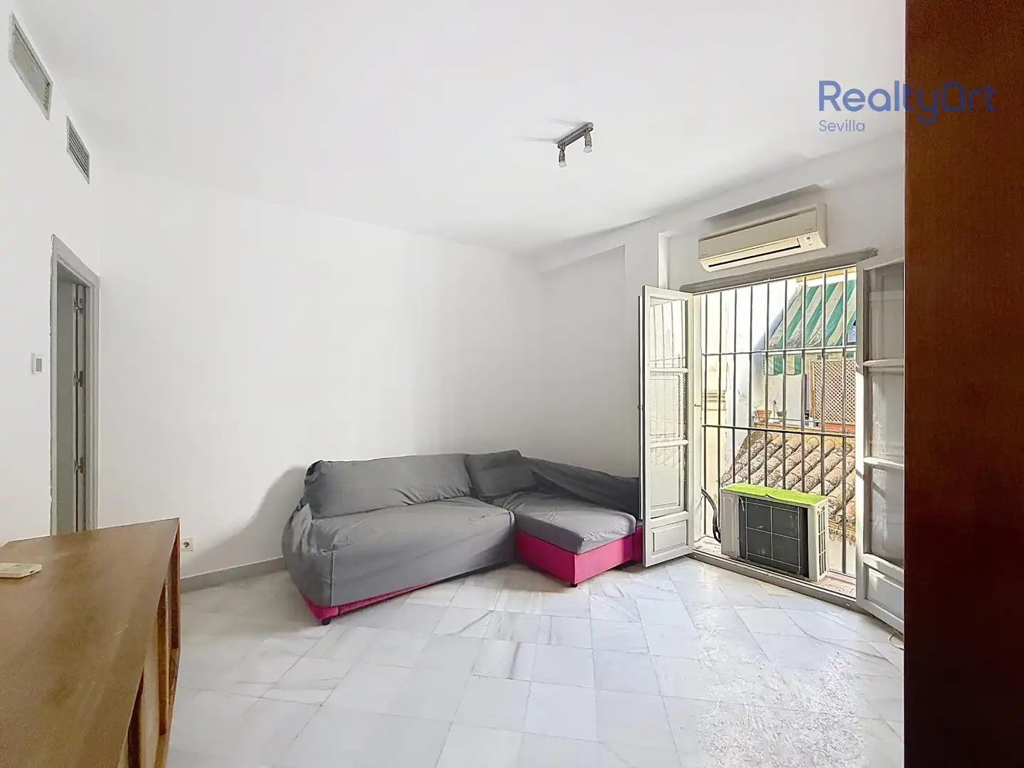 Sala de estar de Piso en venta en Sevilla con Aire acondicionado y Balcón