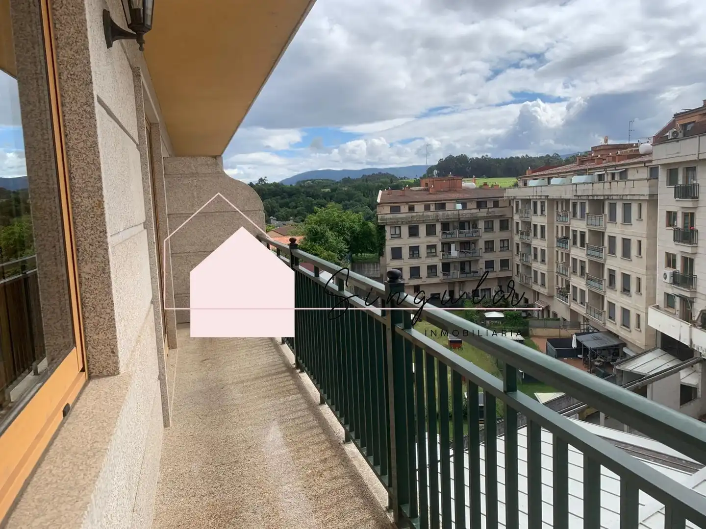 Terraza de Piso de alquiler en Salvaterra de Miño con Calefacción y Amueblado