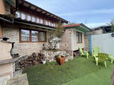 Casa amb jardí en venda a Calle Balmori 1