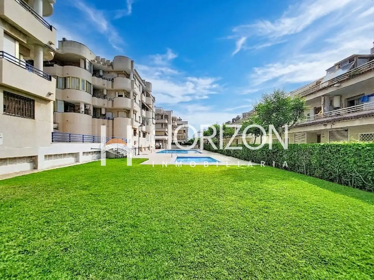 Vista exterior de Apartament en venda en Cunit amb Aire condicionat, Calefacció i Terrassa
