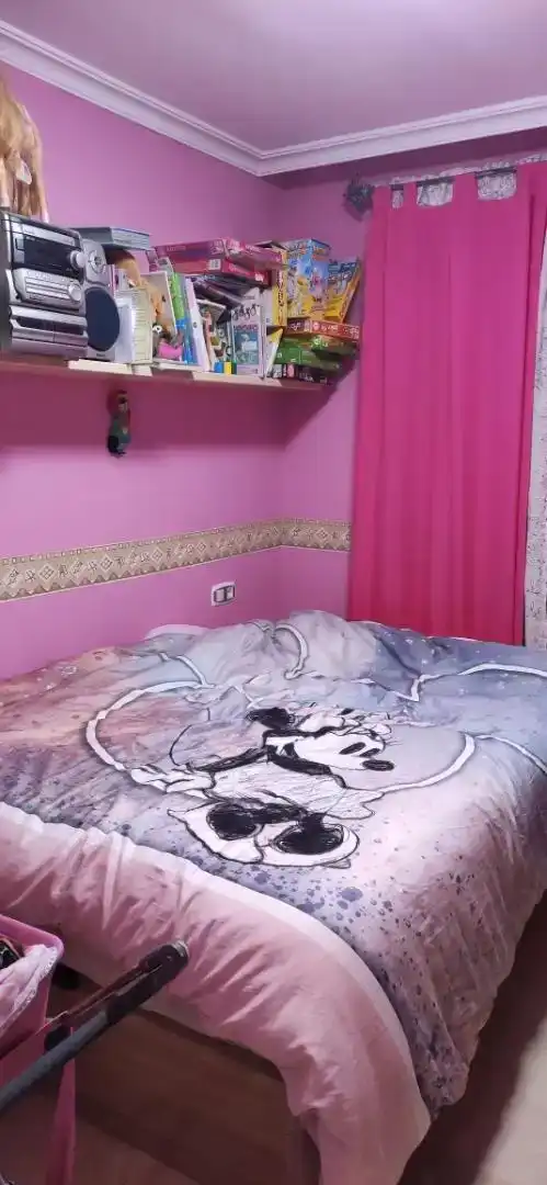Dormitori de Apartament en venda en  Albacete Capital amb Balcó