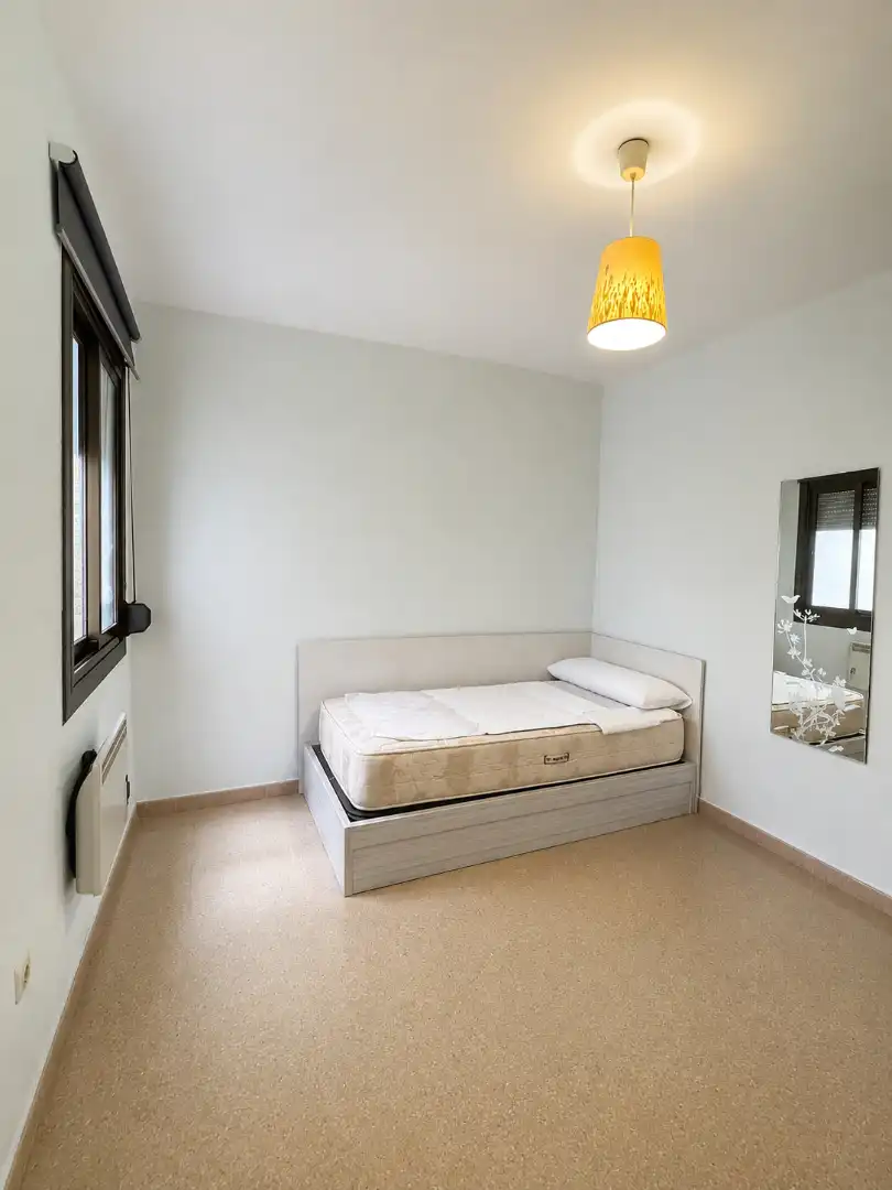 Habitación de Piso en venta en El Prat de Llobregat con Aire acondicionado, Calefacción y Horno