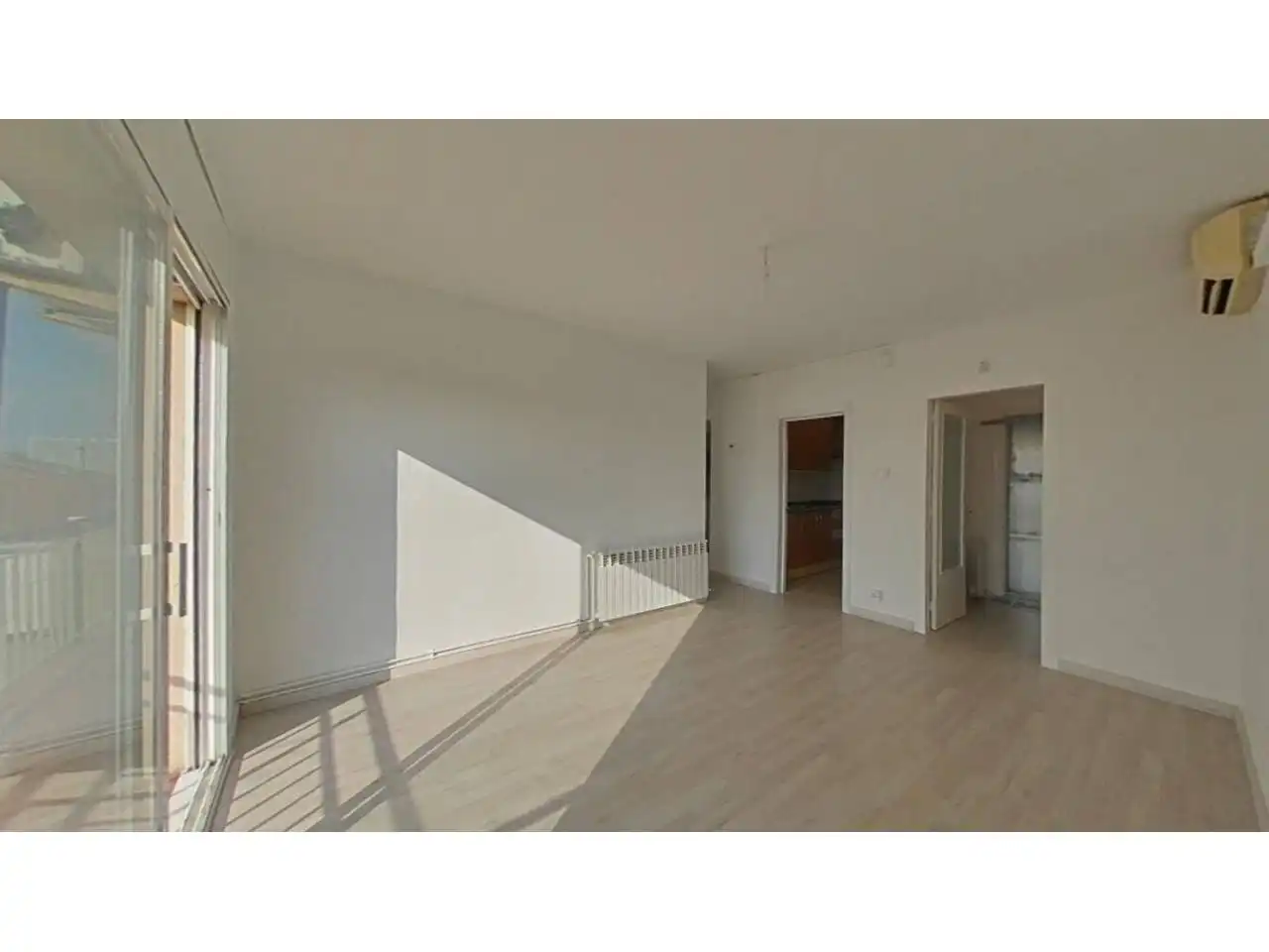 Bedroom of Flat for sale in Sabadell  with Heating, Parquet flooring and Balcony