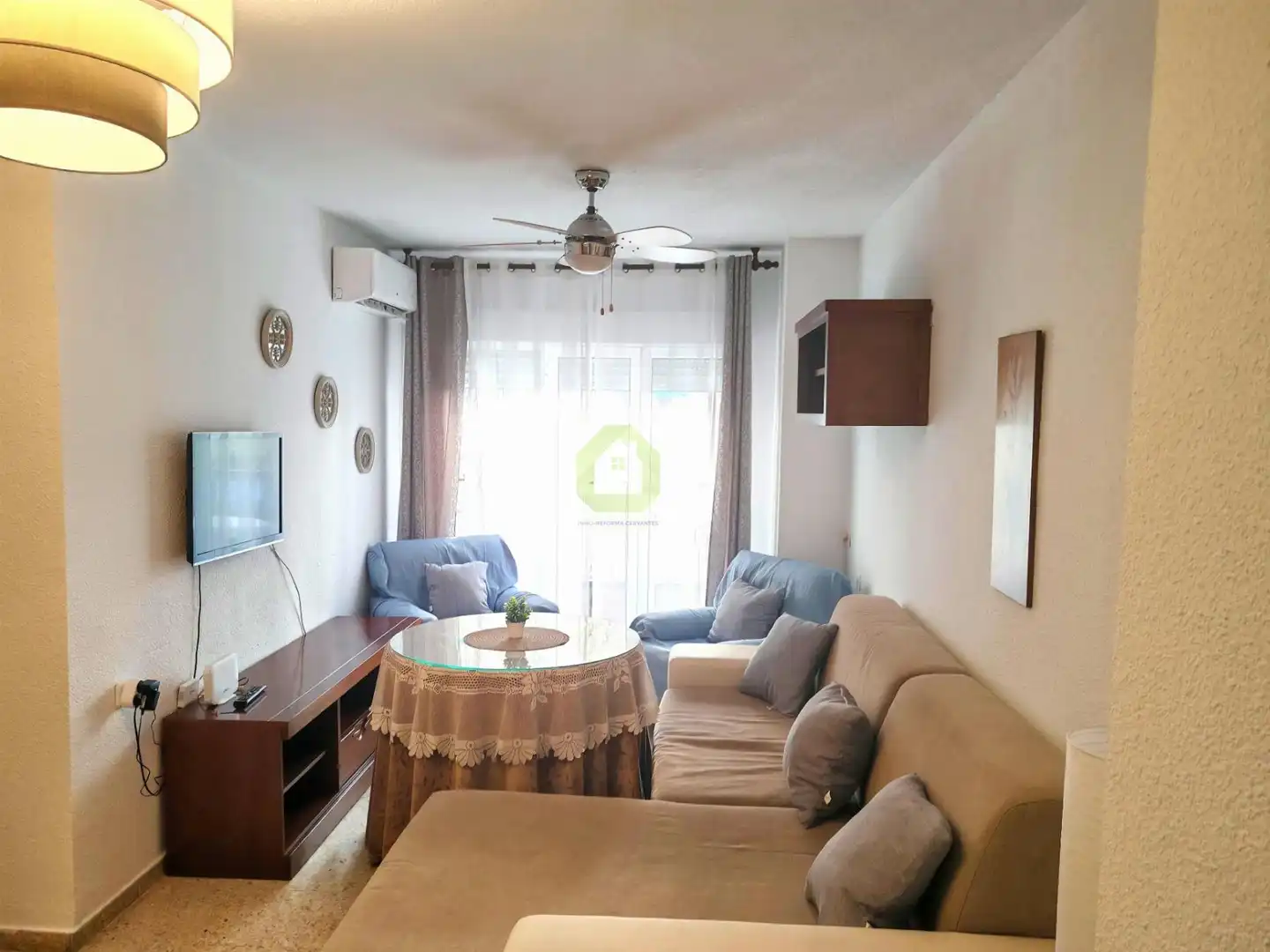 Sala de estar de Piso para compartir en Granada con Terraza y Amueblado