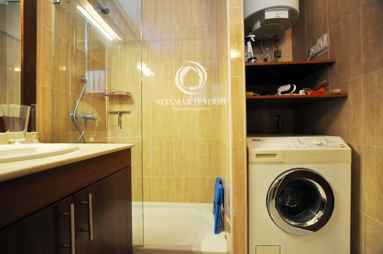 Bany de Apartament de lloguer en Adeje amb Terrassa, Traster i Piscina