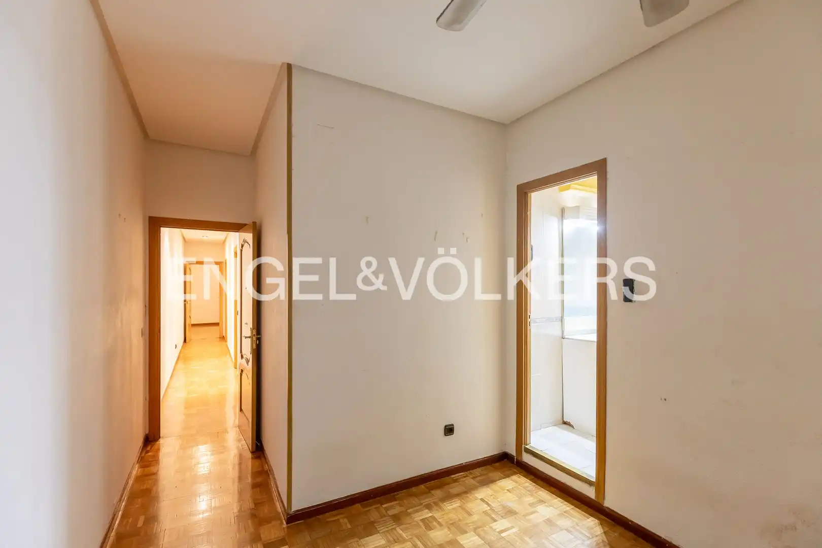 Flat for sale in Madrid  with Air Conditioner, Heating and Parquet flooring