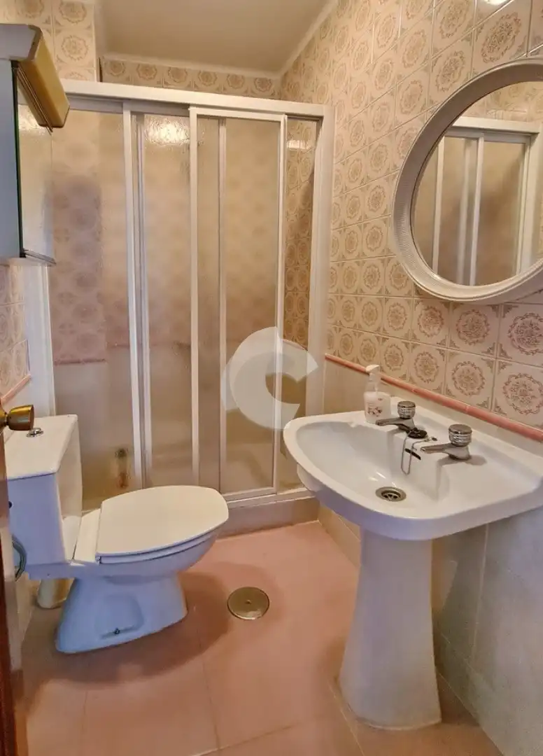 Bathroom of Flat for sale in Vigo   with Heating, Furnished and Balcony