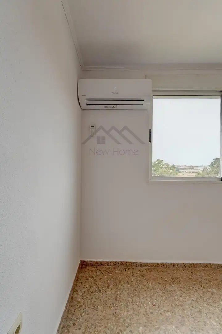 Balcony of Flat for rent in La Pobla de Vallbona  with Heating, Terrace and Storage room