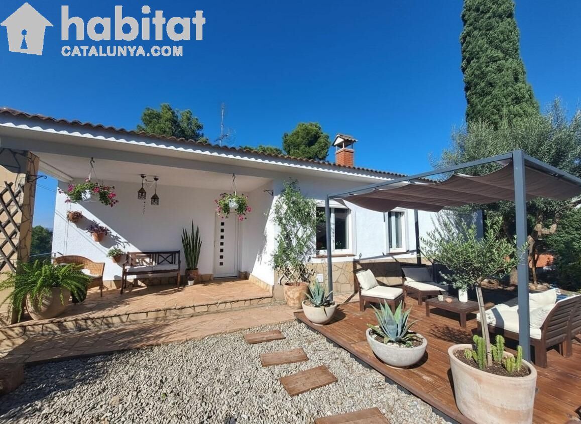 Exterior view of House or chalet for sale in Castellví de Rosanes  with Heating, Private garden and Terrace