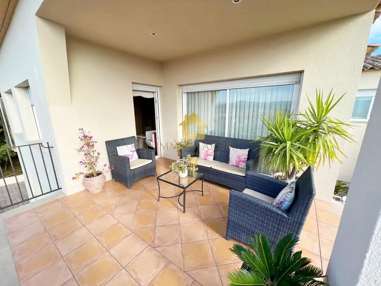 Terrassa de Casa o xalet en venda en La Bisbal d'Empordà amb Aire condicionat, Jardí privat i Terrassa
