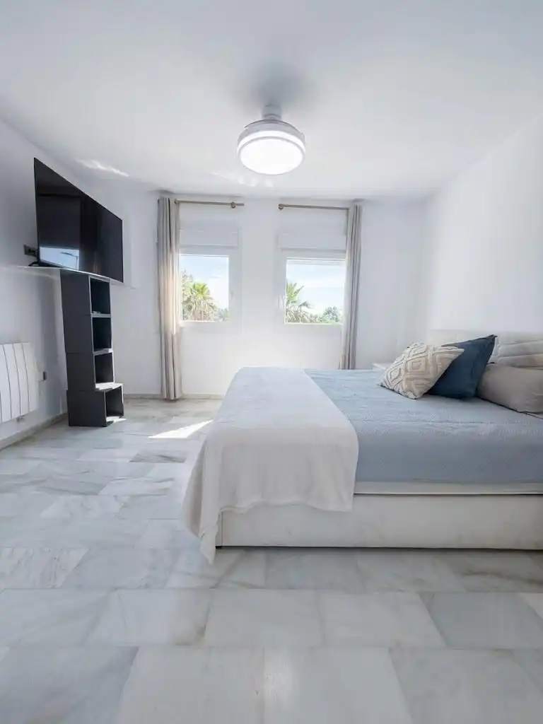 Dormitori de Casa o xalet en venda en Torremolinos amb Aire condicionat, Calefacció i Jardí privat