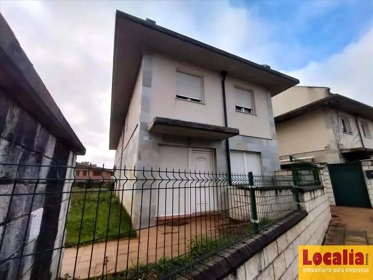 Vista exterior de Casa o chalet en venta en Alfoz de Lloredo con Trastero