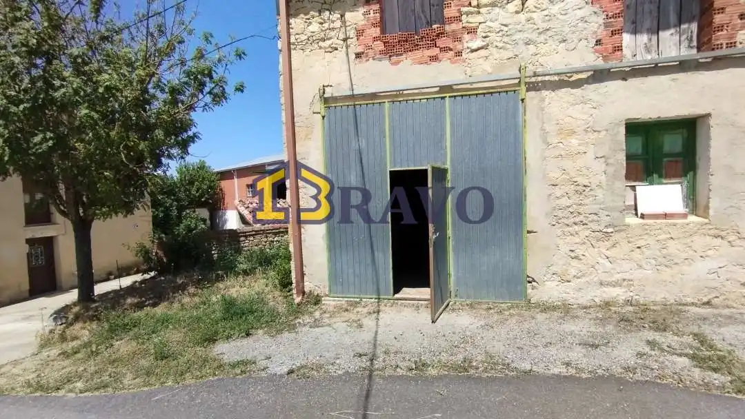 Casa con jardín en venta en Valle de Tobalina, imagen 4