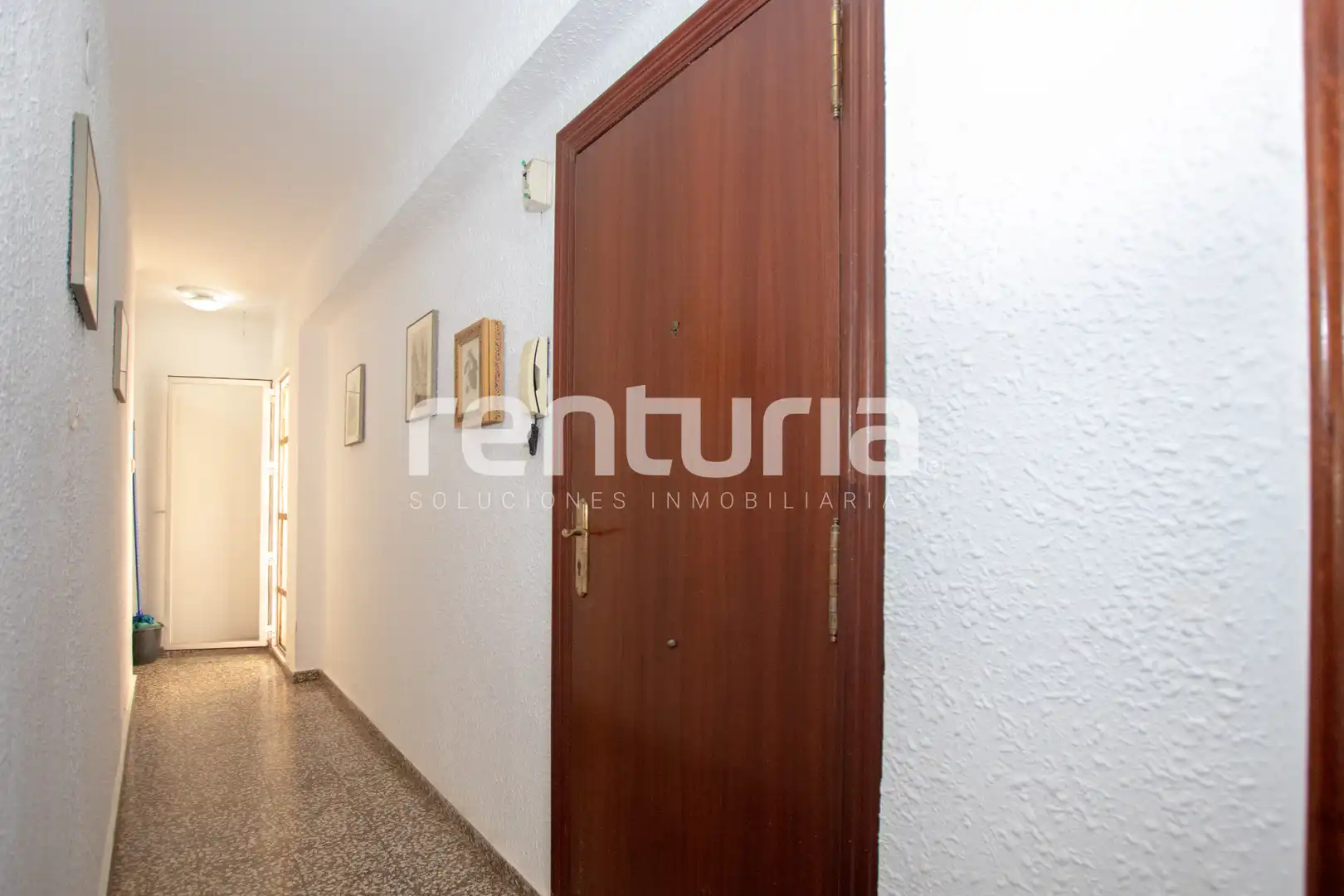 Piso en venta en Valencia con Terraza, Trastero y Horno