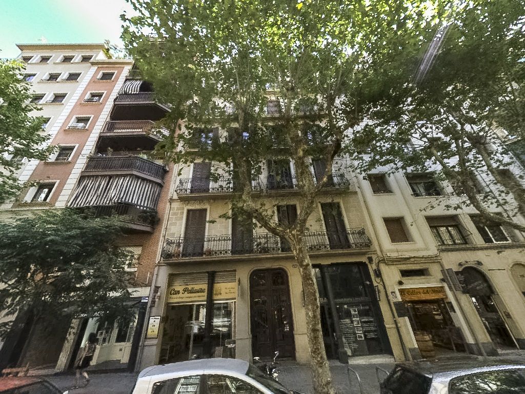 Vista exterior de Pis en venda en  Barcelona Capital amb Aire condicionat i Calefacció